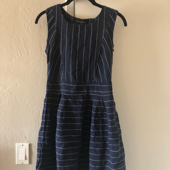 Banana Republic Summer Dress - Picture 2 of 4